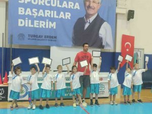 Nilüfer’in Minik Basketçileri Sertifikalarını Aldı