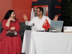 Başiskele Sahili’nde Tiyatro Keyfi