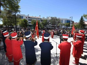 Konya Büyükşehir Mehter Takımı Her Hafta Vatandaşlarla Buluşuyor