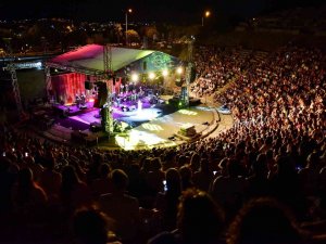 Bodrum’da Candan Erçetin’e Sevgi Seli