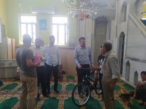 Kaymakam Yurdagül’den Kur’an-ı Kerim Öğrenen Öğrencilere Bisiklet Hediyesi