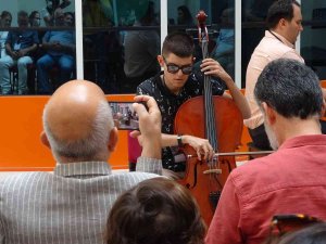 Otizmli Öğrencilerden Konser