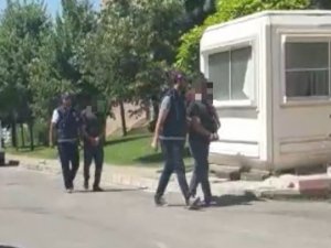 Önce Hırsızlık Yaptılar, Sonra Plakasını Çamurla Gizledikleri Aracı Yıkadılar