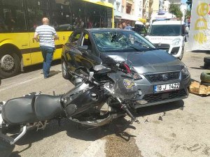 Bursa’da Yunus Polisleri İle Otomobil Çarpıştı: 2 Polis Yaralandı