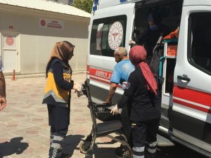 Anız Yangınında Dumandan Etkilenen Çiftçi Hastaneye Kaldırıldı