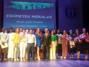 Uluslararası Öğrencilerden Türkçe Şiir Dinletisi