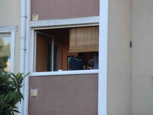 Kendisinden Haber Alınamıyordu, Kızı Ve Komşuları Tarafından Ölü Bulundu