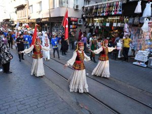 Türk Dünyası Ata Sporları Şenliği Renkli Kortej Yürüyüşüyle Başladı