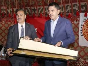 Bakan Kurum: “Selçuklu’nun Başkenti Ahlat Ülkemiz İçin Çok Önemli”