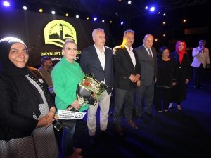 Şölenlerde Sahne Sırası Bayburtlu Sanatçılarındı