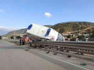 Bariyerlere Çarpan Ambulansta Bulunan Hasta Hayatını Kaybetti
