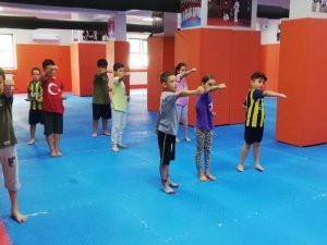 Yaz Okulu Öğrencileri Eğitimlerini Almaya Devam Ediyor