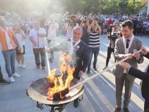 Yaprak Festivali Renkli Görüntülerle Başladı