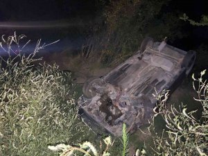 Bilecik’te Şarampole Yuvarlanan Araç İçinde Bulunan 1 Kişi Yaralandı