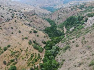 Ölbe Vadisi Ve Deve Mağarası Turizme Kazandırılmayı Bekliyor