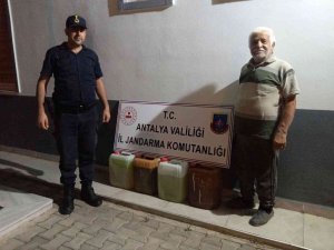 Akaryakıt Hırsızları Yakalandı, 80 Litre Mazot Ve 20 Litre Benzin Sahibine Teslim Edildi