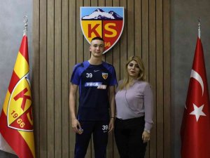 Kayserispor’da Mehmet Şamil Öztürk Profesyonel İmzayı Attı