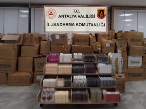 Antalya’da 1 Milyon 750 Bin Tl Değerinde 8 Bin 713 Adet Kaçak Parfüm Ele Geçirildi