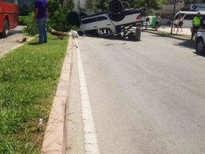Adana’da Trafik Kazasında 3’ü Çocuk 4 Kişi Yaralandı