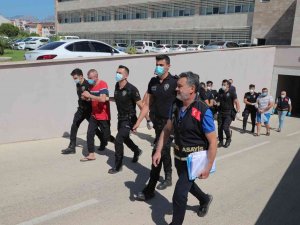 Antalya’da Çeşitli Suçlardan Aranan 50 Kişi Yakalandı