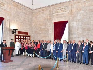 Ankaralılar Derneği Anıtkabir’i Ziyaret Etti