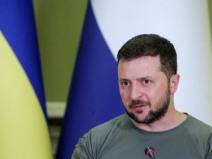 Zelenskiy: “Rusya ’Vaatlerini Yerine Getirmemenin’ Yollarını Buluyor”
