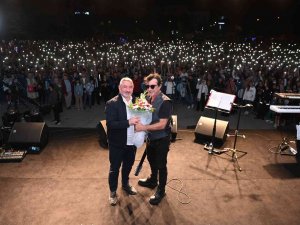 Ayna Grubu Solisti Erhan Güleryüz: “Erol Abiyi Çok Özlüyoruz, Bu Ülkeye Hizmetleri Hiçbir Zaman Unutulmaz”