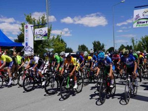 Uluslararası Yol Bisiklet Yarışları Grand Prix Erciyes Etabı Başladı