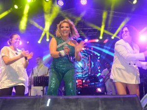 Işın Karaca: “Her Gün Mutlaka Kendimi Sorgularım”