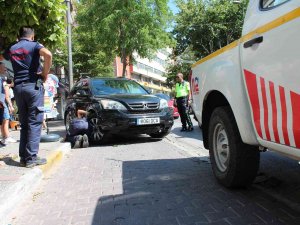 Bandırma’da Arabaya Sıkışan Yavru Kediyi İtfaiye Kurtardı