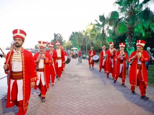 Körfez’de Mehteran Sürprizi