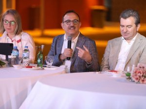 Ak Parti’den Yerel Yönetimler Zirvesi