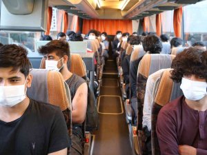 Edirne’de 215 Afgan Göçmen Sınır Dışı Edilmek Üzere İ̇stanbu’a Gönderildi
