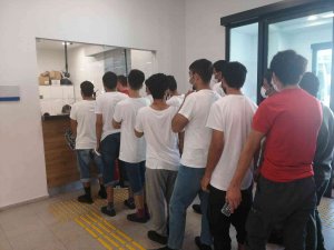İ̇ki Günde 592 Düzensiz Afgan Göçmen Sınır Dışı Edildi