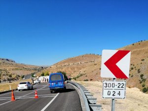 Saman Yüklü Kamyon Devrildi: 1 Ölü