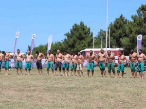 19 Mayıs Güreşlerinde Başpehlivan Kenan Gör