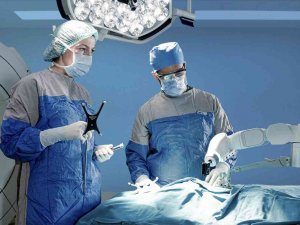 Robotik Omurga Cerrahisi Artık Türkiye’de