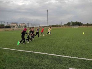 Ergeneli Gençler Koşabiliyorken Koşuyor