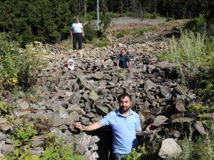 Artvin’de Mağaradaki Soğuk Su Kaynağı Köylülerin Doğal Soğuk Hava Deposu Oldu