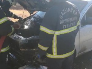 Otomobili Kül Olmaktan İtfaiye Kurtardı