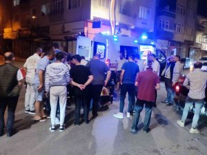 Otomobile Çarpan Motosikletli Yaralandı