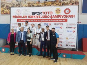 Yunusemreli İ̇kra Türkiye Şampiyonu