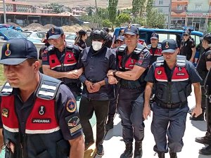 Üç Kişinin Katili Çoban Adliyeye Çelik Yelek Ve Miğferle Çıkartıldı