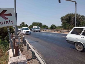 Yola Dökülen Zeytinyağı Sürücülere Zor Anlar Yaşattı