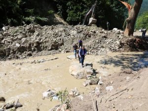 Vali Atay, Uğur Köyünde Yapılan Çalışmaları İnceledi