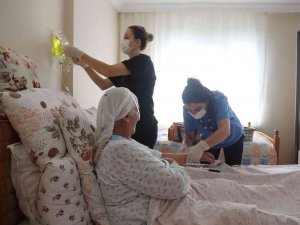 Kartal Belediyesi, ‘Evde Ücretsiz Sağlık Hizmeti’ İle Sosyal Belediyecilikte Örnek Oluyor