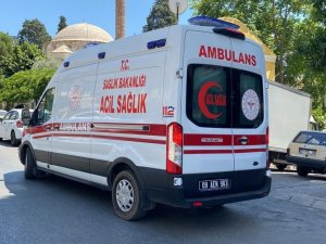 Uyuyakalan Yaşlı Kadın Ekipleri Seferber Etti