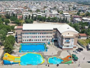 Bursa’da Okul Bahçeleri Tatil Köyüne Dönüştü