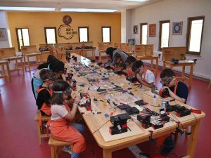 Sanat Tasarım Atölyesi Yaz Kursları Devam Ediyor