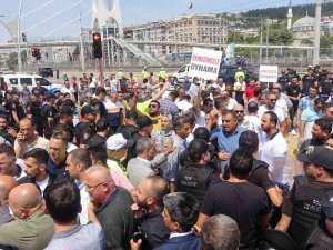 Servis Esnafından Büyük Tepki, Kocaeli Büyükşehir Belediyesi’ne Yürüdüler